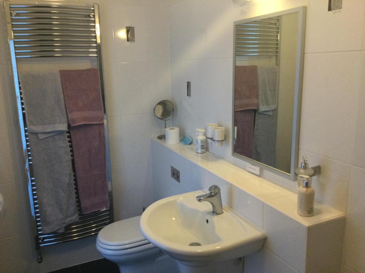 Hh Accommodation Millom Ngoại thất bức ảnh